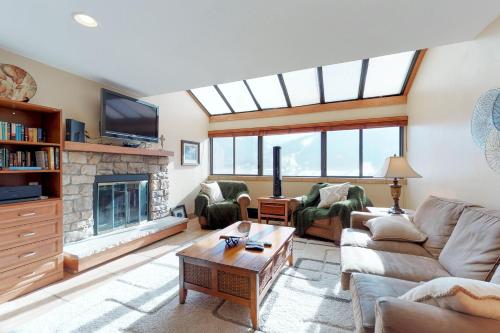 Village Square Penthouse Condo – Photos 2