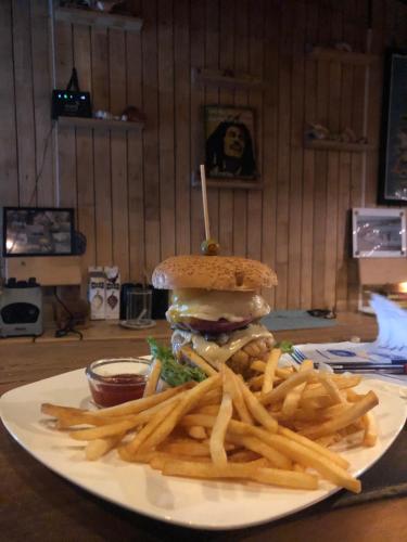 Jídlo v penzionu nebo okolí