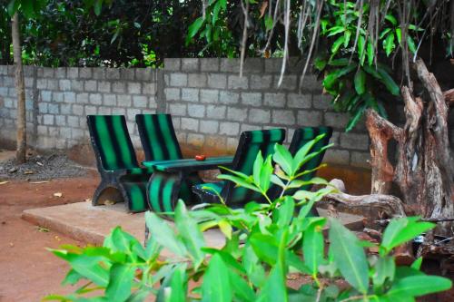 Un jardín fuera de Kuma Safari Lodge