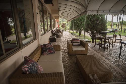 Χώρος καθιστικού στο Coqueiral Praia Hotel