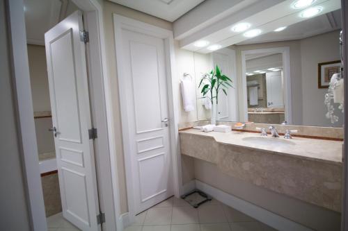 Royal Palm Plaza Resort