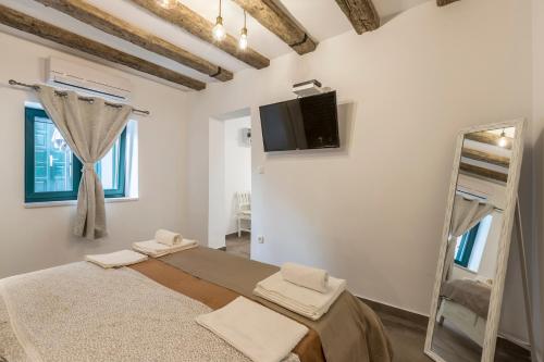 Studio Apartments Insula