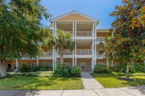 Three-Bedroom Apartment Davenport