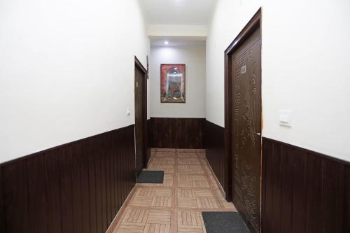 Fotografija u galeriji objekta Hotel Vishla Palace by Uttarakhand Hotel Hospitality u gradu Narendranagar