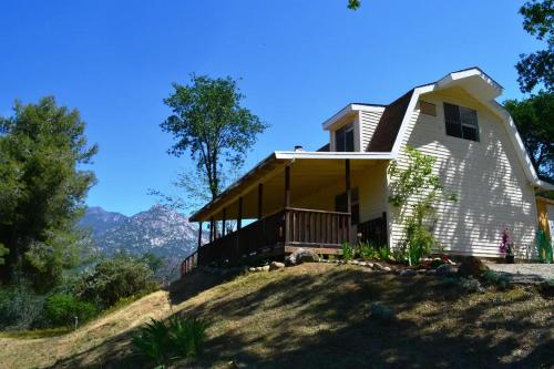 a house on top of a hill at The Quail's Nest in Three Rivers