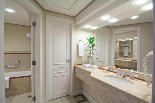 Koupelna v ubytování Royal Palm Plaza Resort