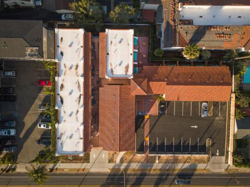 an overhead view of a city with buildings and a street at La Playa Inn Santa Barbara in Santa Barbara