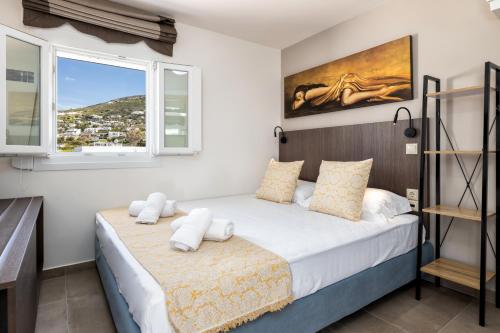Room with sea view photo 2
