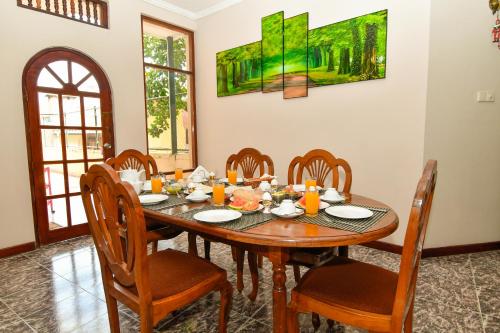 Χώρος καθιστικού στο Expeditor Kandy