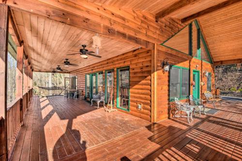 MarbleにあるAvalon Woods Riverfront Retreat Walk to Waterfallのギャラリーの写真