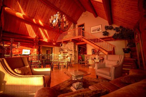Χώρος καθιστικού στο Inn on the Lake - Whitehorse