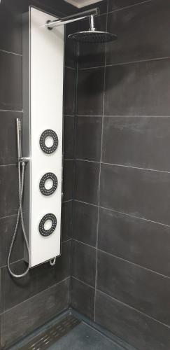 Bilik mandi di ÁTICO TRIPLEX ISLA VERDE