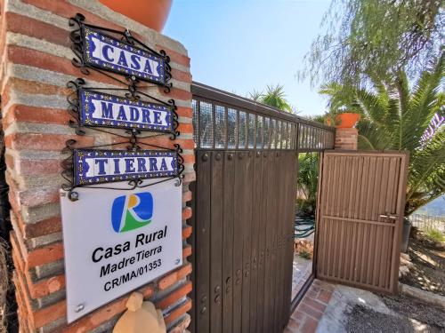 Casa Madre Tierra con jacuzzi piscina zona de barbacoa y ...