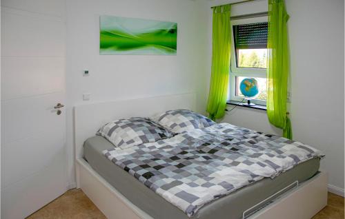 Katil atau katil-katil dalam bilik di Stunning Apartment In Harzgerode With Wifi