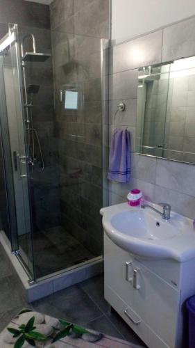Et badeværelse på Apartman Maja