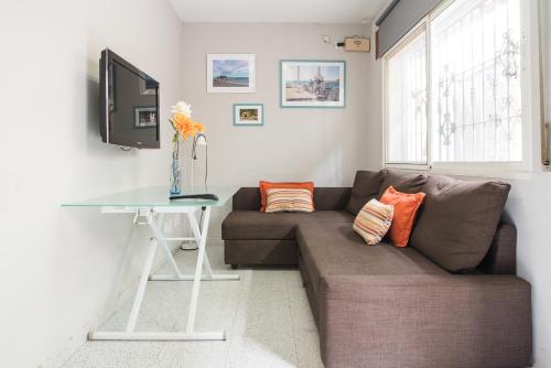 MalagaOnBeach 1 - Two bedrooms - up to 3 people - 20 meters beach