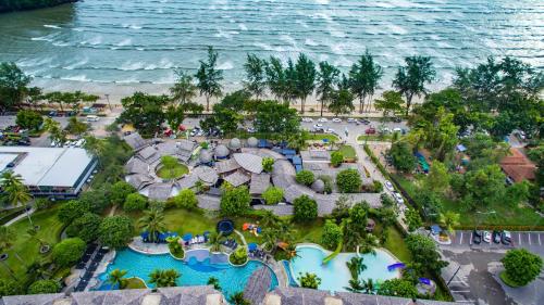 Holiday Ao Nang Beach Resort, Krabi (SHA Extra Plus)