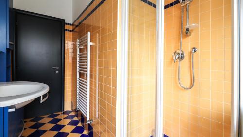 a bathroom with a shower and a sink at Italianway - Dogali 17 in Santa Margherita Ligure