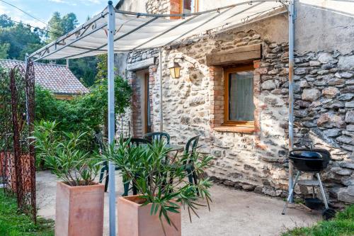 Taman di luar Gîte La Ribeyrette