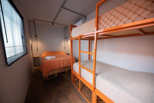 Двуетажно легло или двуетажни легла в стая в Eco Hostel & Suítes