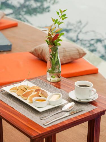 Еда / где поесть недалеко от курортного отеля