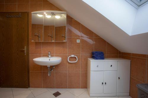 Vonios kambarys apgyvendinimo įstaigoje Apartment Harmony Bled