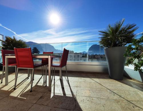 Afbeelding uit fotogalerij van Il Parco 2 by Quokka 360 - cosy flat with terrace in Lugano
