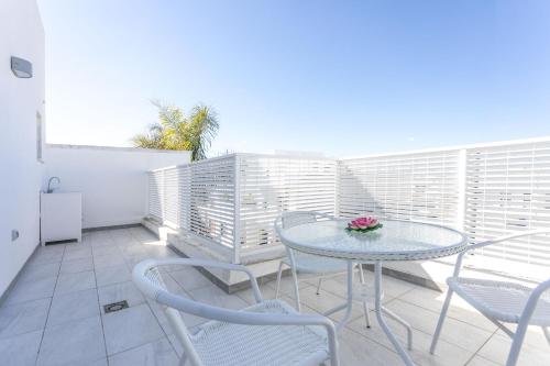 Μπαλκόνι ή βεράντα στο Sunset Holidays