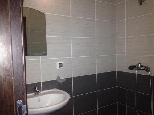 Ένα μπάνιο στο Apart Hotel salt Lake