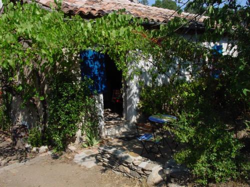 Taman di luar Gîte La Ribeyrette