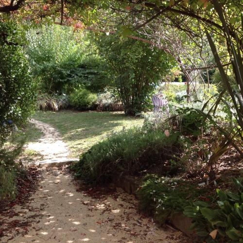 Taman di luar Gîte La Ribeyrette