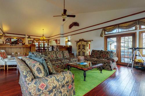 Wayne Creek Residence – Photos 3