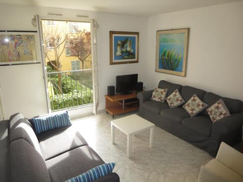 Photo de la galerie de l'établissement Vieux Nice, grand 2 pièces sur jardins, calme, à Nice