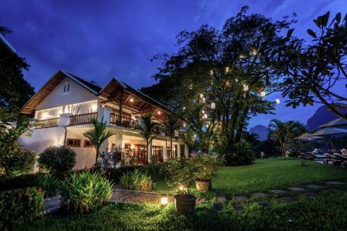 Riverside Boutique Resort, Vang Vieng — Property building