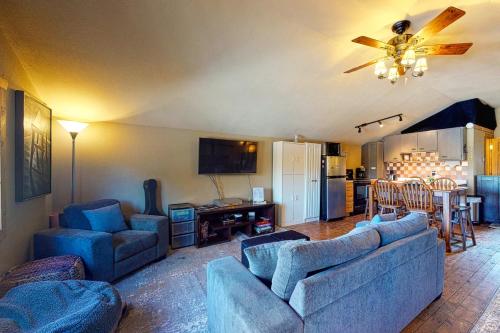 Endearing Cabin – Photos 4