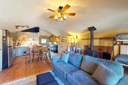 Endearing Cabin – Photos 2