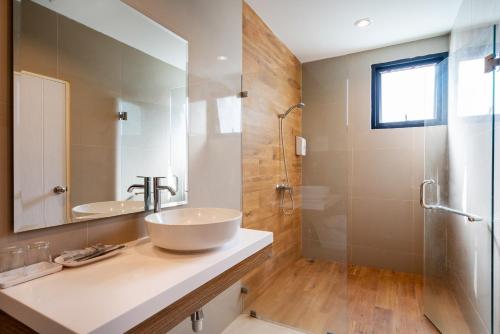 Ванная комната в Thames Tara Private Pool Villa Rawai Phuket - SHA Extra Plus