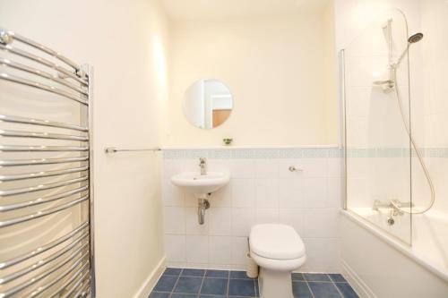 Un baño de Coventry Home