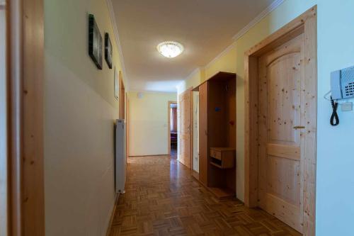 an empty hallway with a hallway at Bauernhof Liendl in Keutschach am See