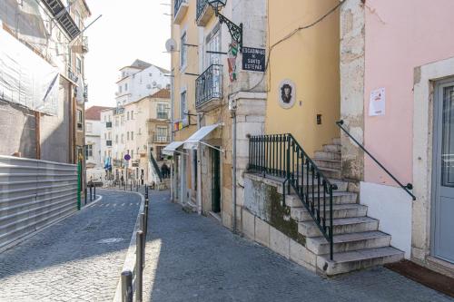 Studio in Alfama by Lucky Surface
