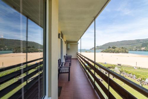 Gallery image of Sukarrieta apartment by People Rentals in Busturia
