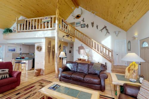 Creekside (upper level) – Photos 3