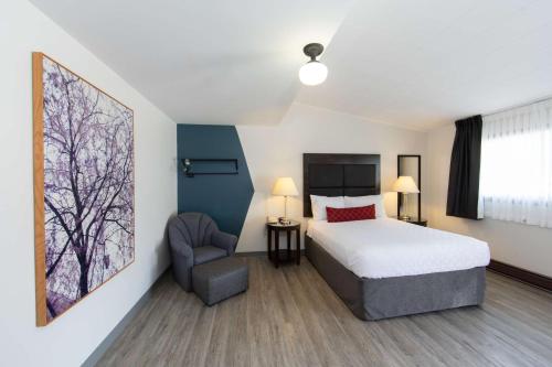 Imagen de la galería de SureStay Hotel by Best Western Castlegar, en Castlegar