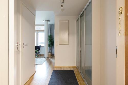 Zdjęcie z galerii obiektu 2ndhomes Deluxe 1BR Kamppi Center Apartment with Sauna and Terrace w Helsinkach