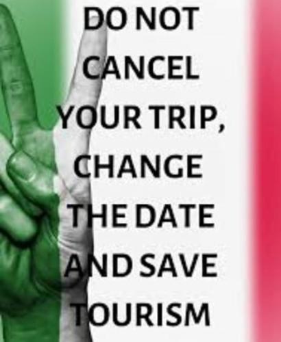a hulk hand holding a sign that says do not cancel your trip change at Camere e Appartamenti Baldini Romanita in Radda in Chianti
