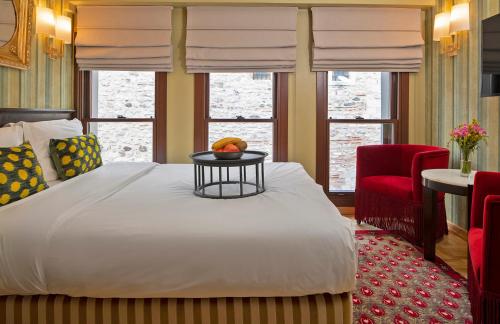 Ένα ή περισσότερα κρεβάτια σε δωμάτιο στο Hotel Ibrahim Pasha
