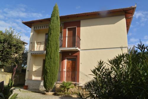 Foto Villa Fè -Choose Panoramic View, Jacuzzi, Private Parking 1