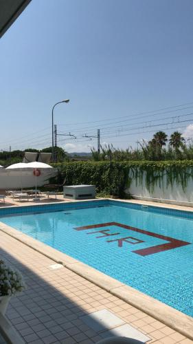 Swimming pool sa o malapit sa Hotel Royal