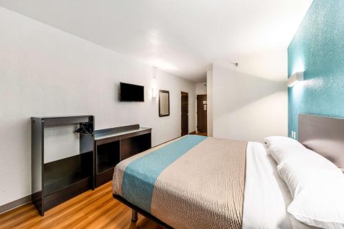 Postel nebo postele na pokoji v ubytování Motel 6-Lewisville, TX - Medical City