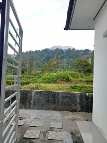 Pemandangan gunung umum atau pemandangan gunung yang diambil dari vila ini